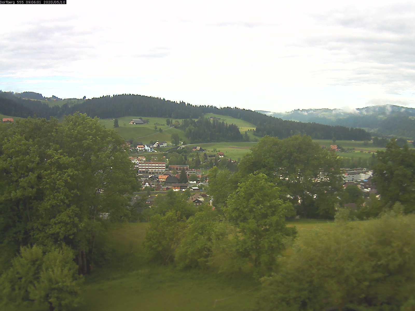 Webcam-Bild: Aussicht vom Dorfberg in Langnau 20200510-090601