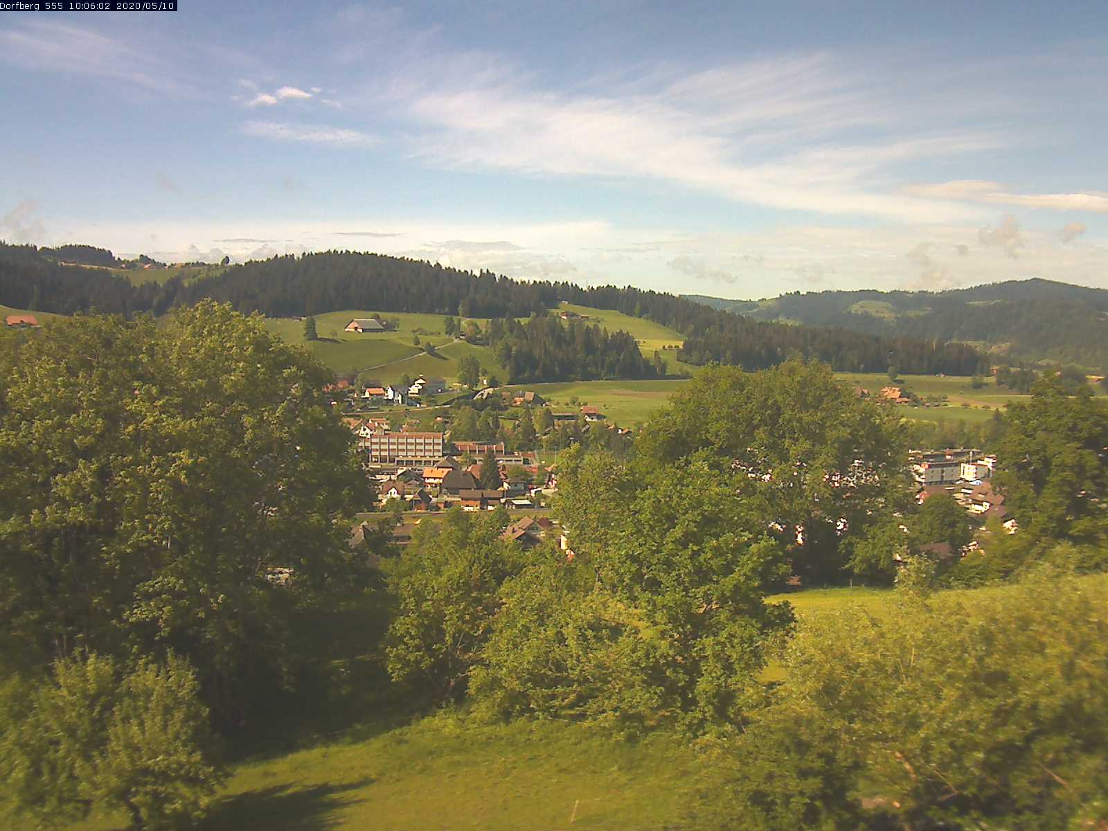 Webcam-Bild: Aussicht vom Dorfberg in Langnau 20200510-100601