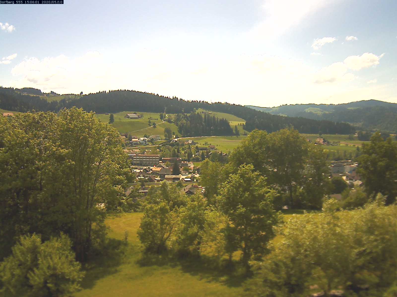 Webcam-Bild: Aussicht vom Dorfberg in Langnau 20200510-150601