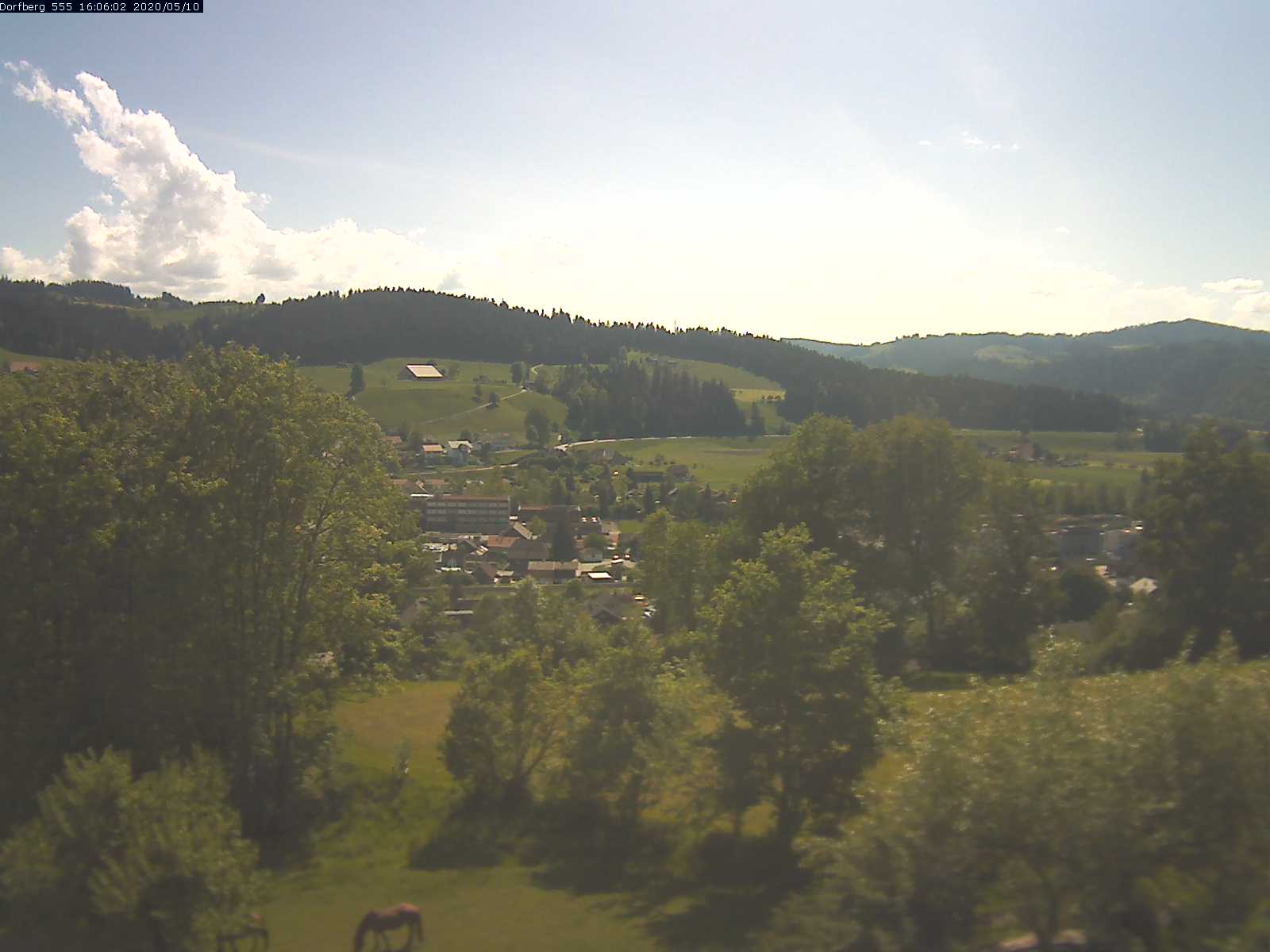 Webcam-Bild: Aussicht vom Dorfberg in Langnau 20200510-160601
