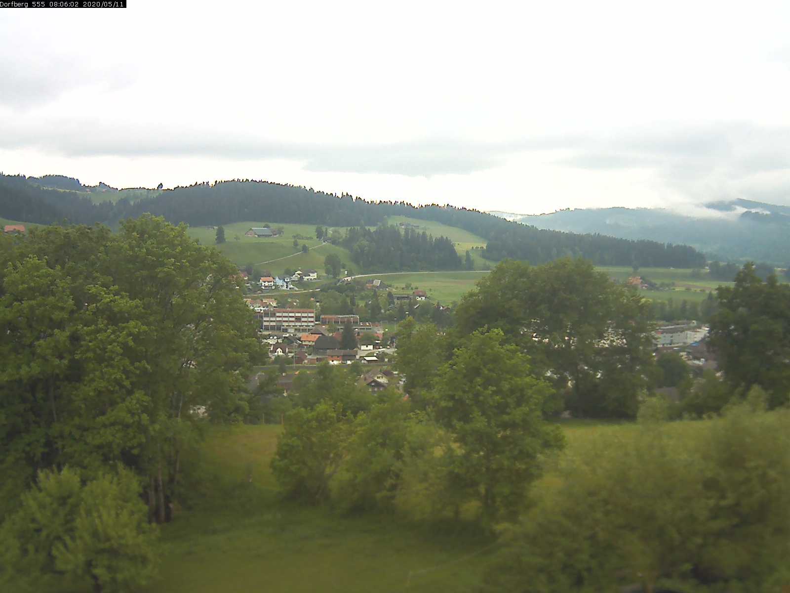 Webcam-Bild: Aussicht vom Dorfberg in Langnau 20200511-080601