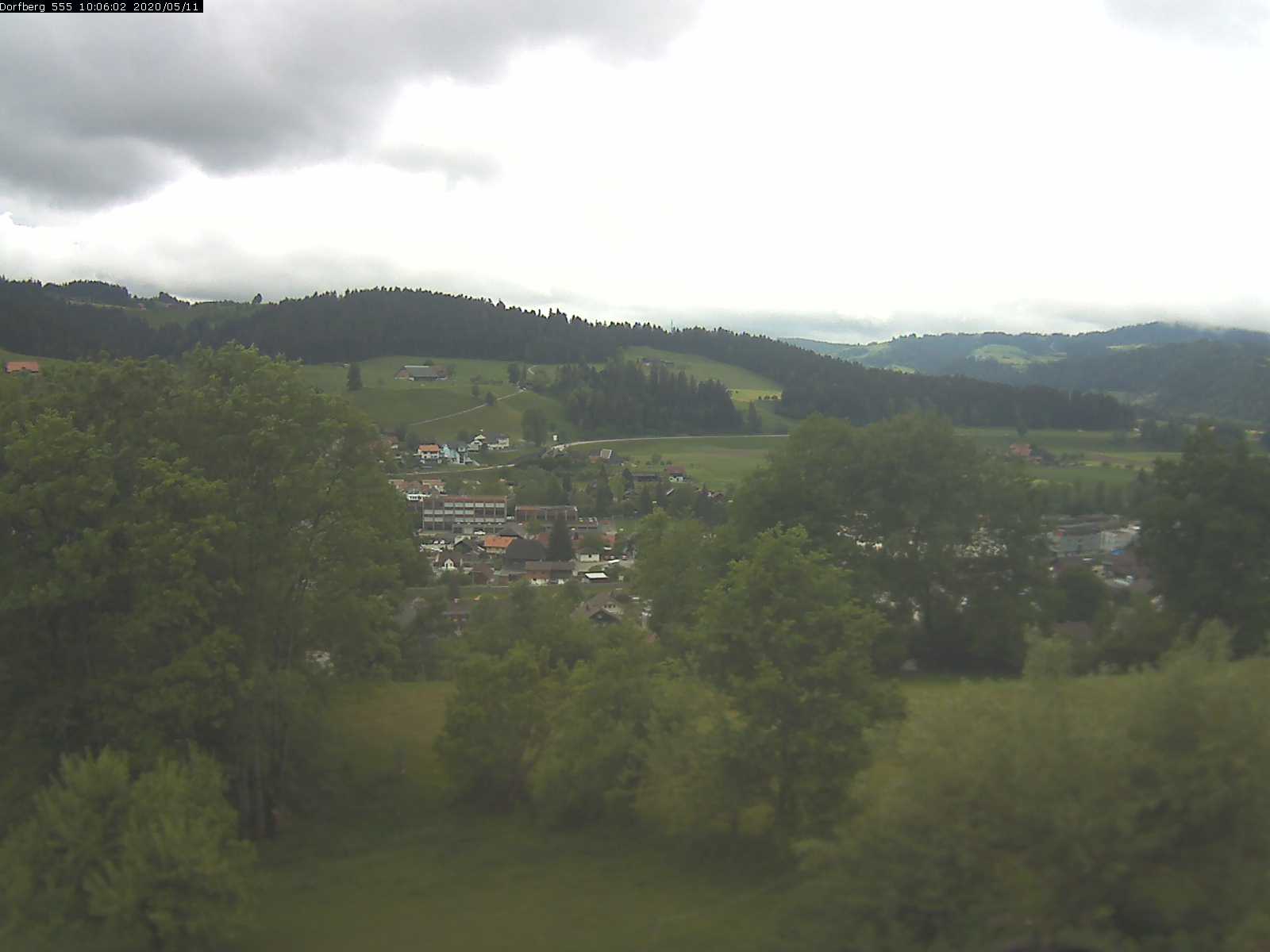 Webcam-Bild: Aussicht vom Dorfberg in Langnau 20200511-100601