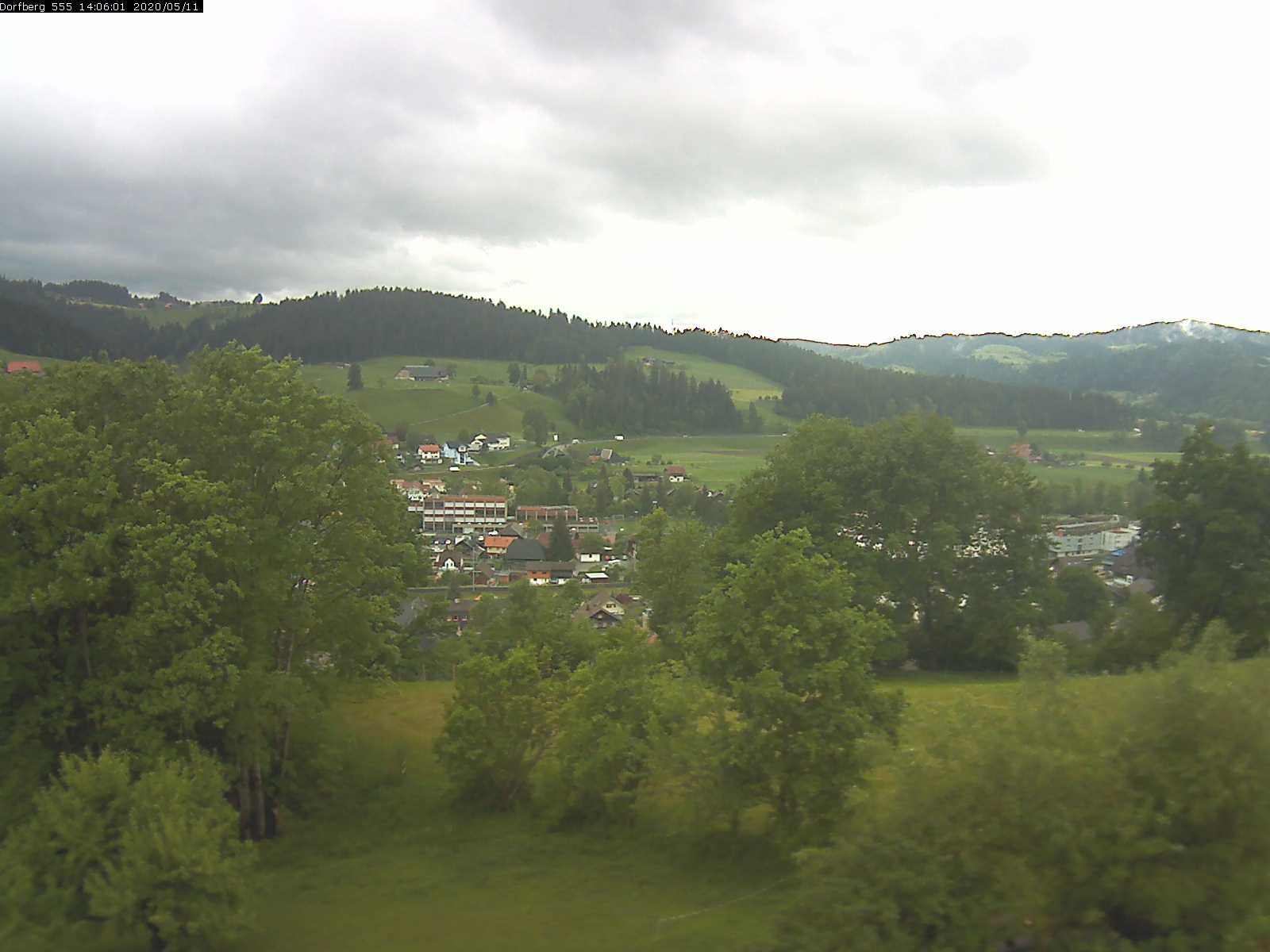 Webcam-Bild: Aussicht vom Dorfberg in Langnau 20200511-140601