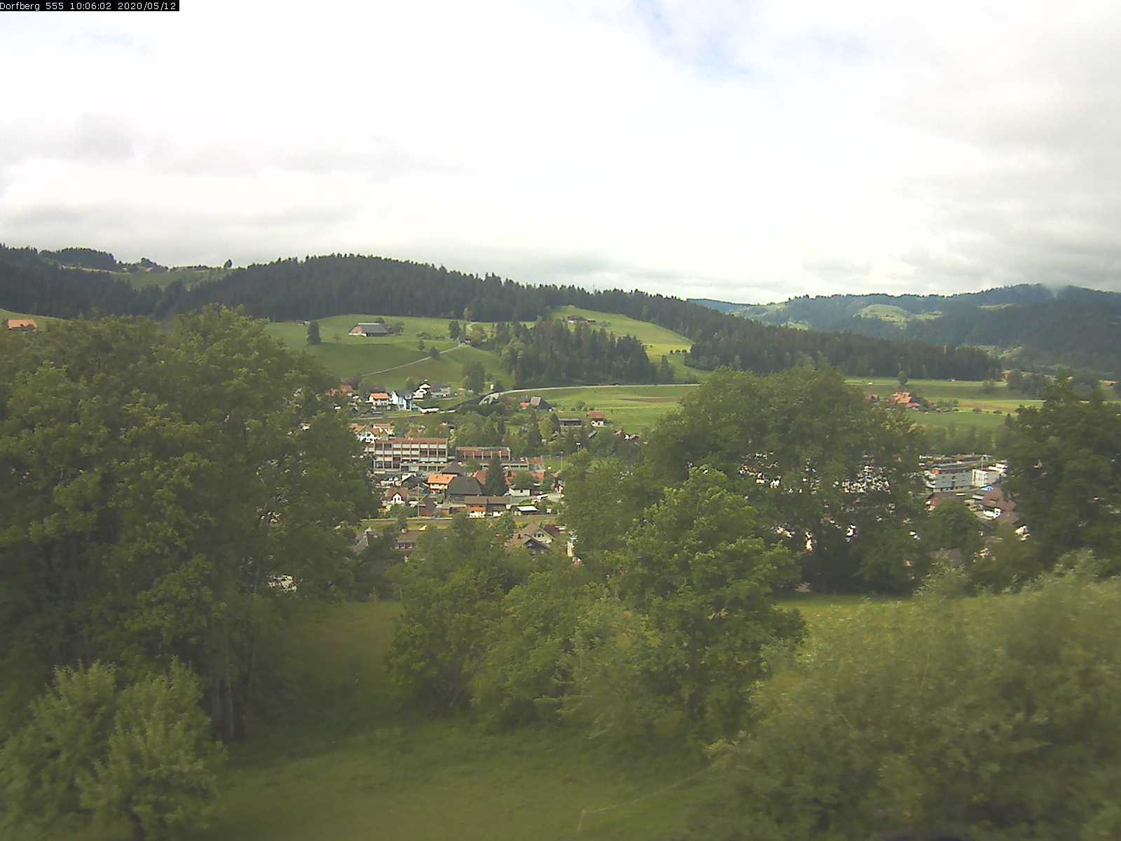 Webcam-Bild: Aussicht vom Dorfberg in Langnau 20200512-100601