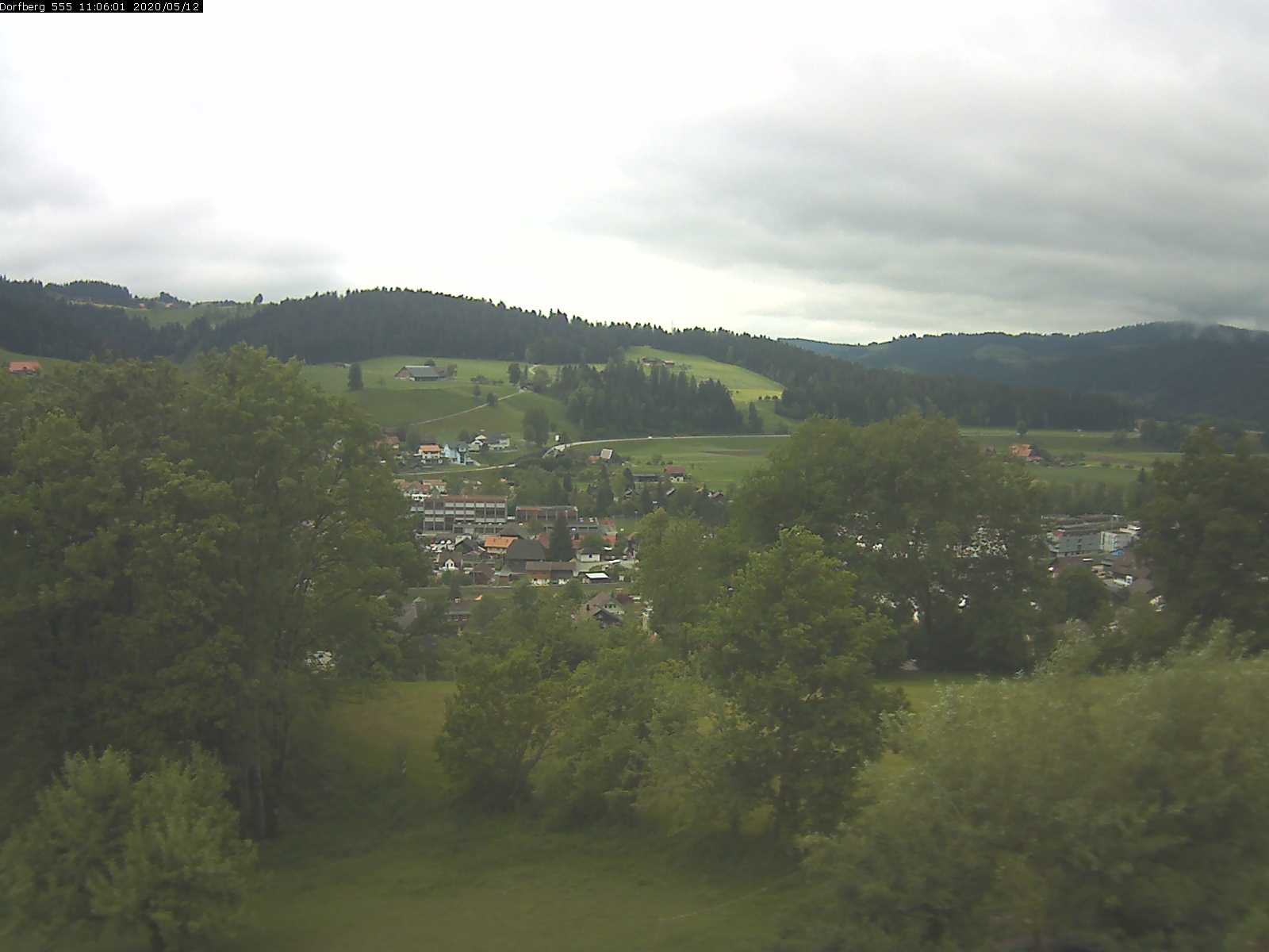 Webcam-Bild: Aussicht vom Dorfberg in Langnau 20200512-110601