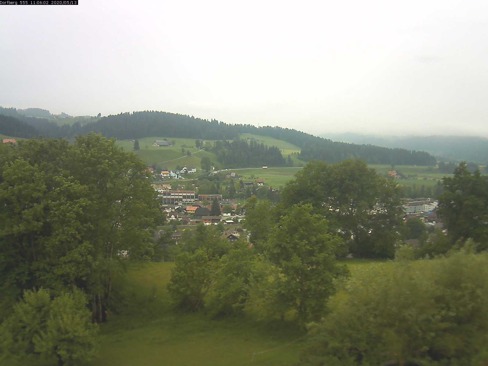 Webcam-Bild: Aussicht vom Dorfberg in Langnau 20200513-110601