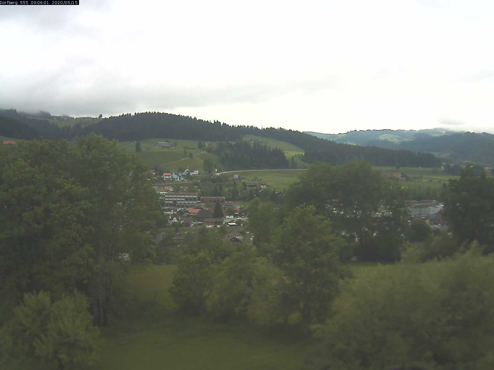 Webcam-Bild: Aussicht vom Dorfberg in Langnau 20200515-090601