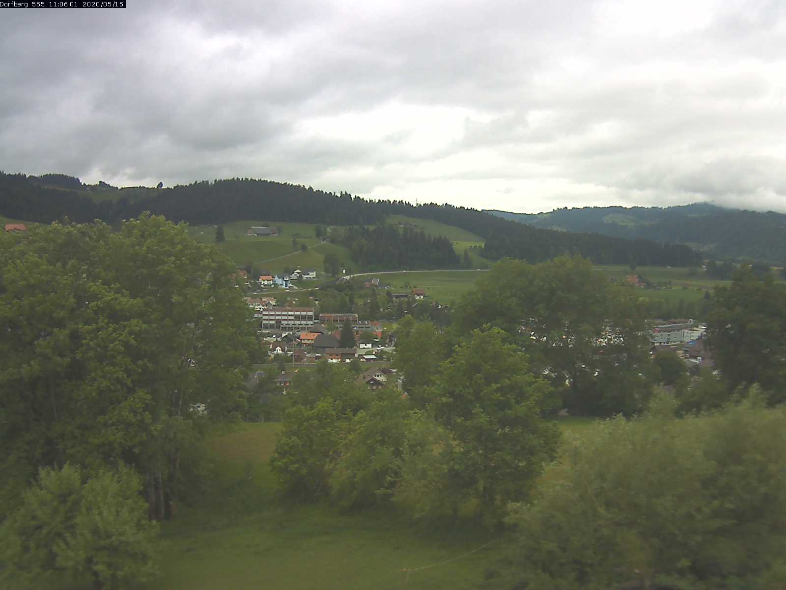 Webcam-Bild: Aussicht vom Dorfberg in Langnau 20200515-110601