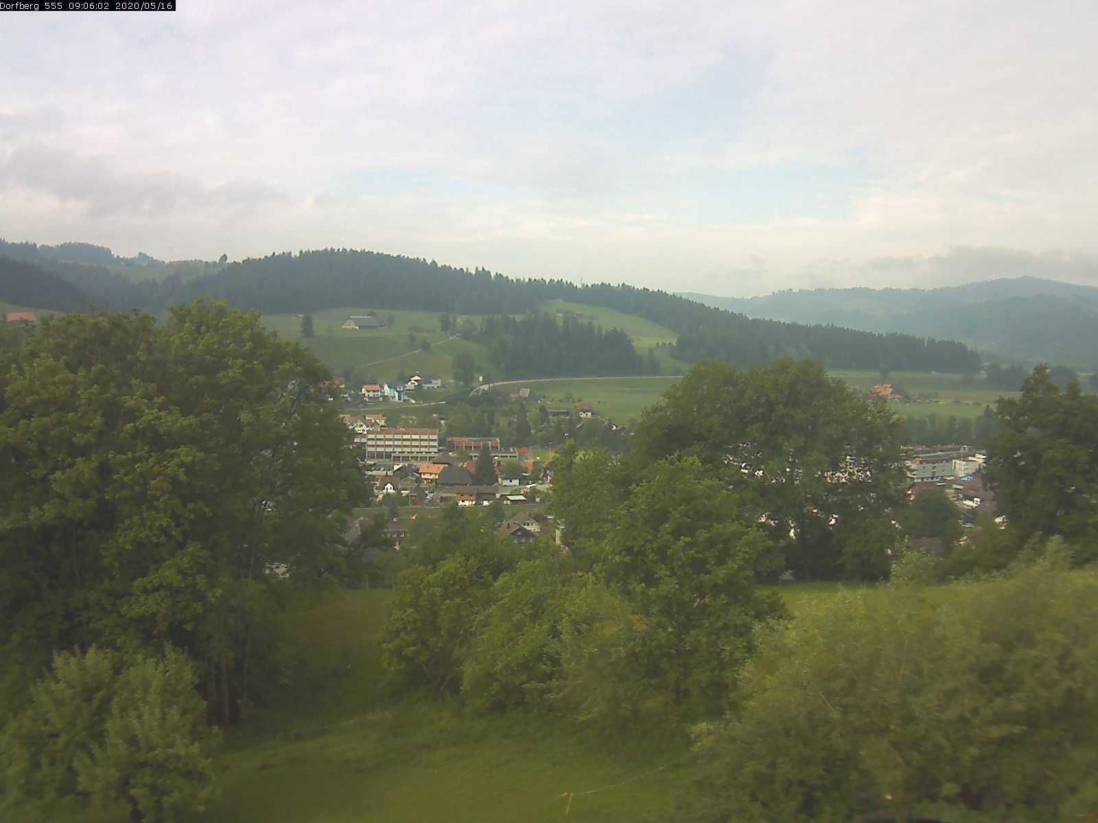 Webcam-Bild: Aussicht vom Dorfberg in Langnau 20200516-090601