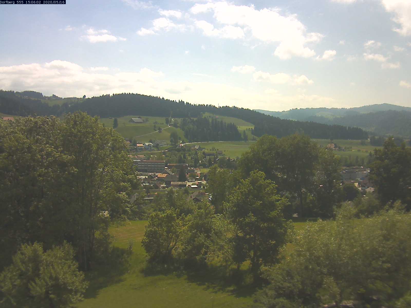 Webcam-Bild: Aussicht vom Dorfberg in Langnau 20200516-150601