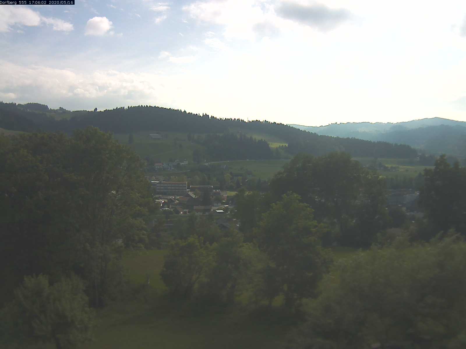Webcam-Bild: Aussicht vom Dorfberg in Langnau 20200516-170601