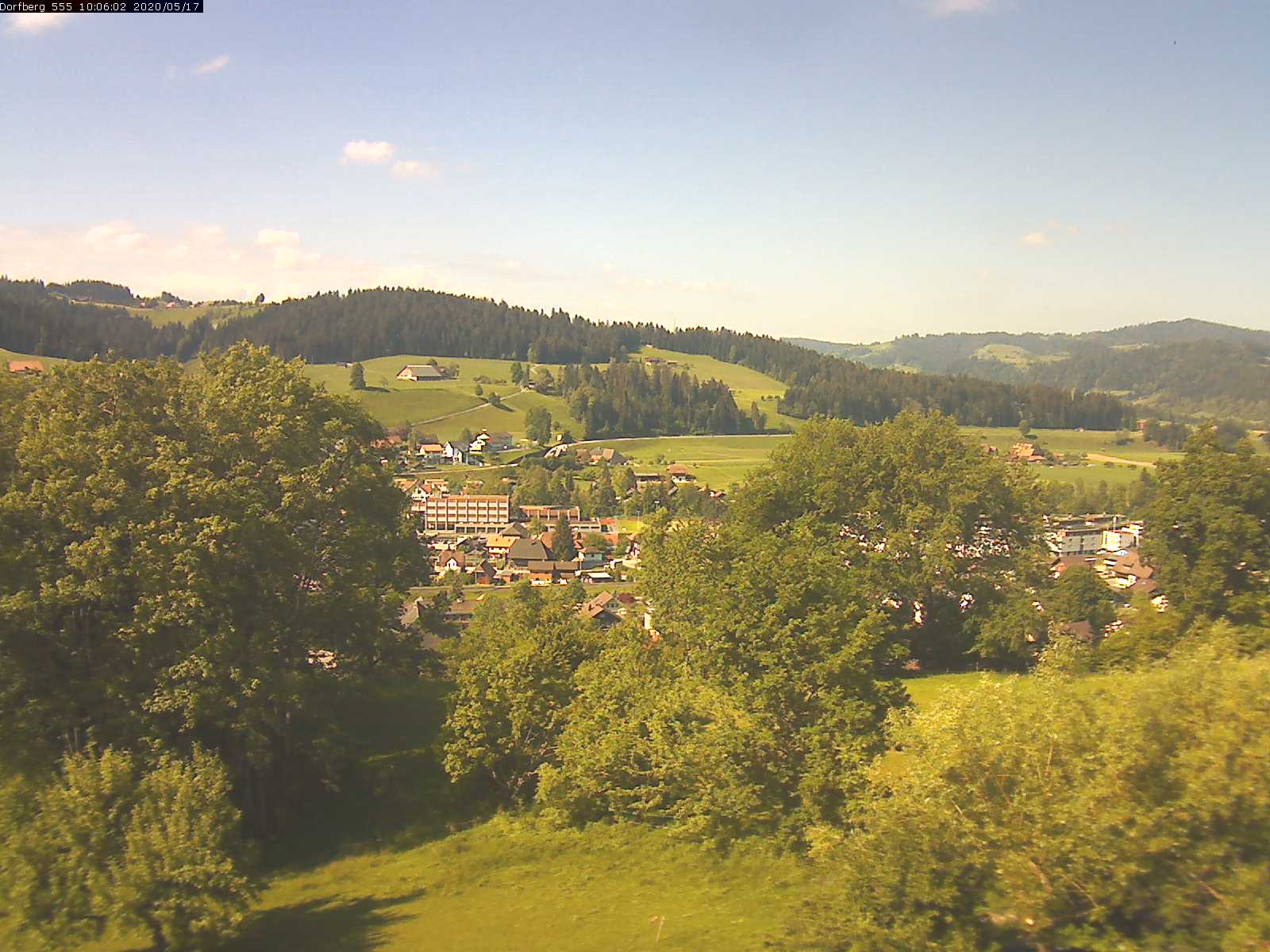 Webcam-Bild: Aussicht vom Dorfberg in Langnau 20200517-100601