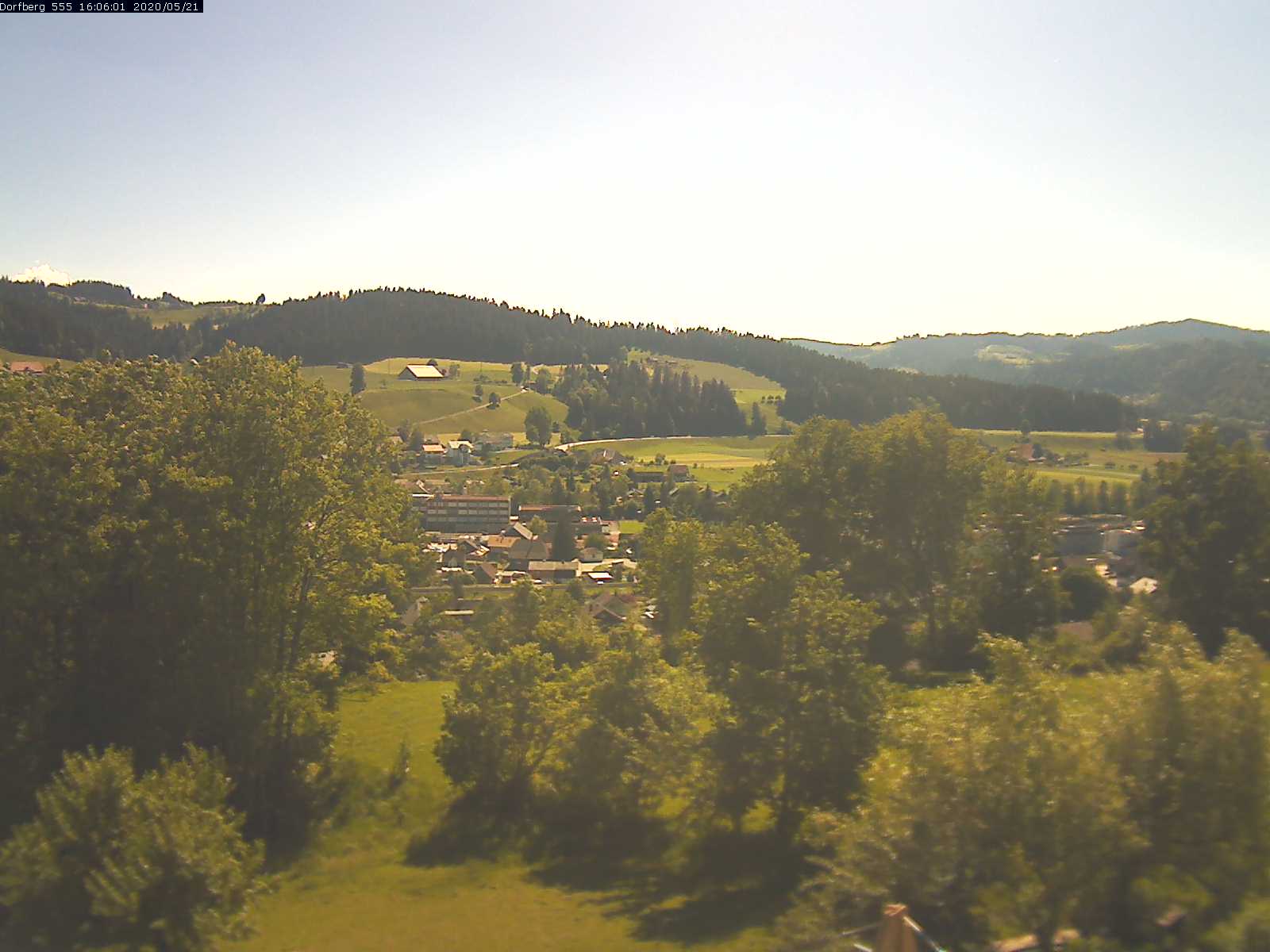 Webcam-Bild: Aussicht vom Dorfberg in Langnau 20200521-160601