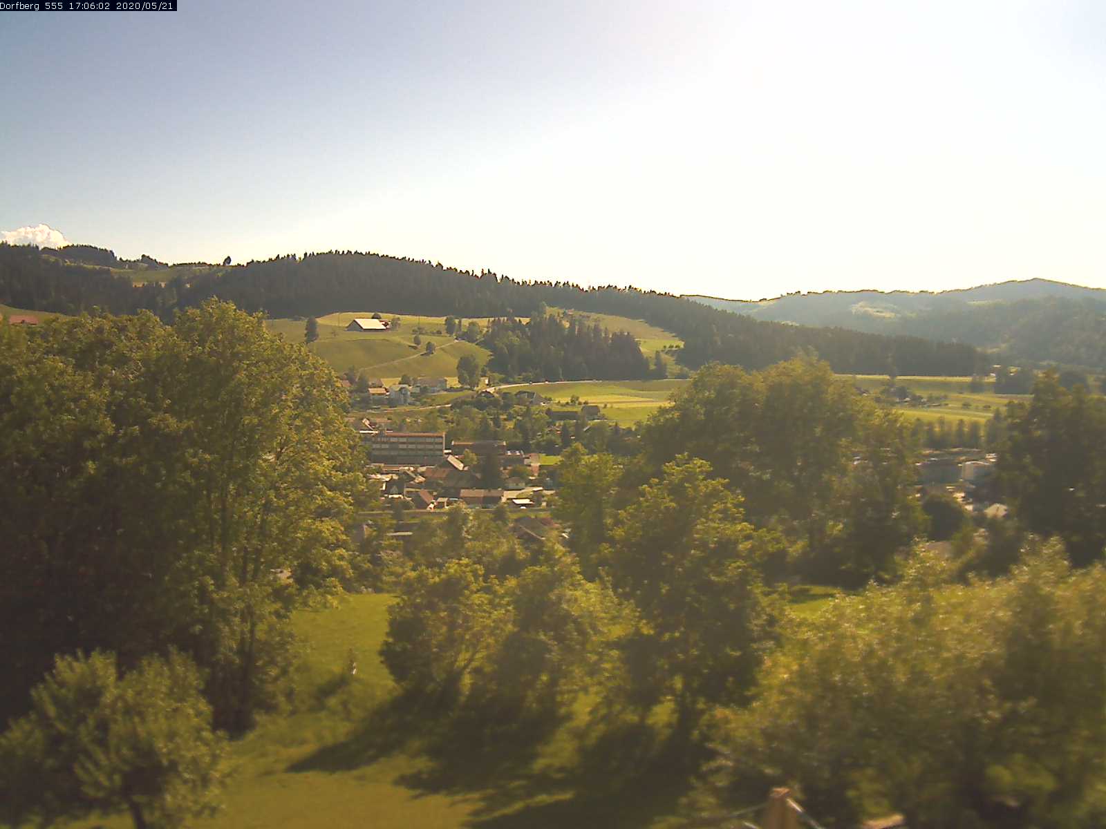 Webcam-Bild: Aussicht vom Dorfberg in Langnau 20200521-170601