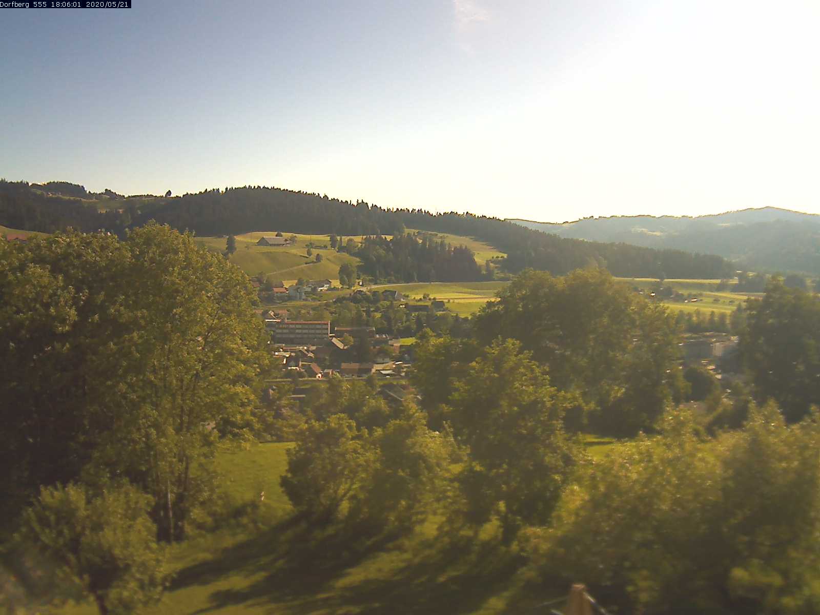 Webcam-Bild: Aussicht vom Dorfberg in Langnau 20200521-180601