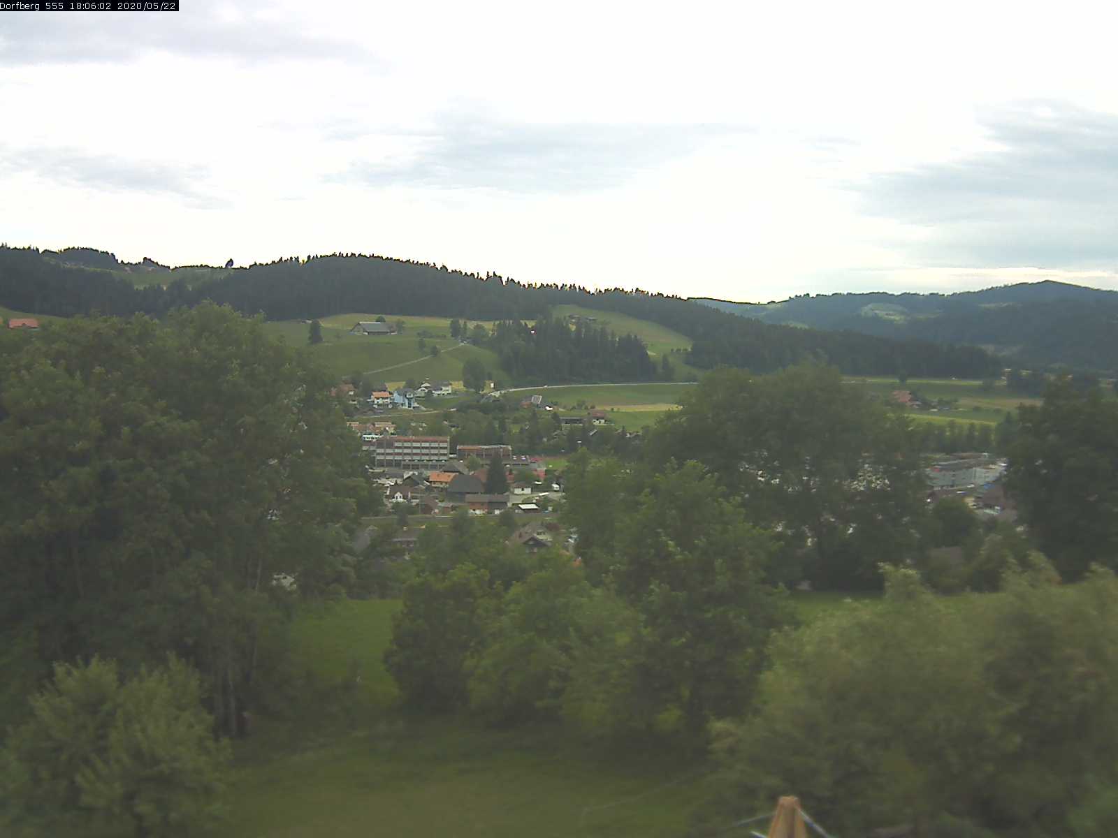 Webcam-Bild: Aussicht vom Dorfberg in Langnau 20200522-180601