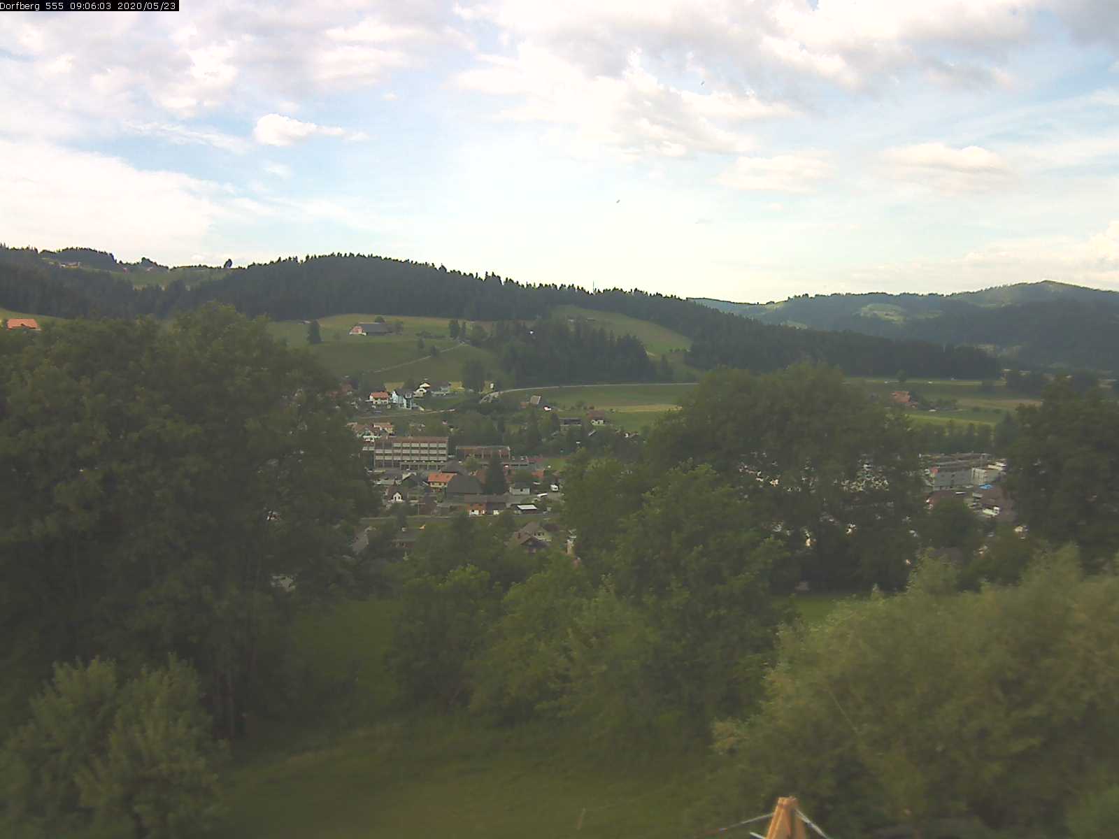Webcam-Bild: Aussicht vom Dorfberg in Langnau 20200523-090601