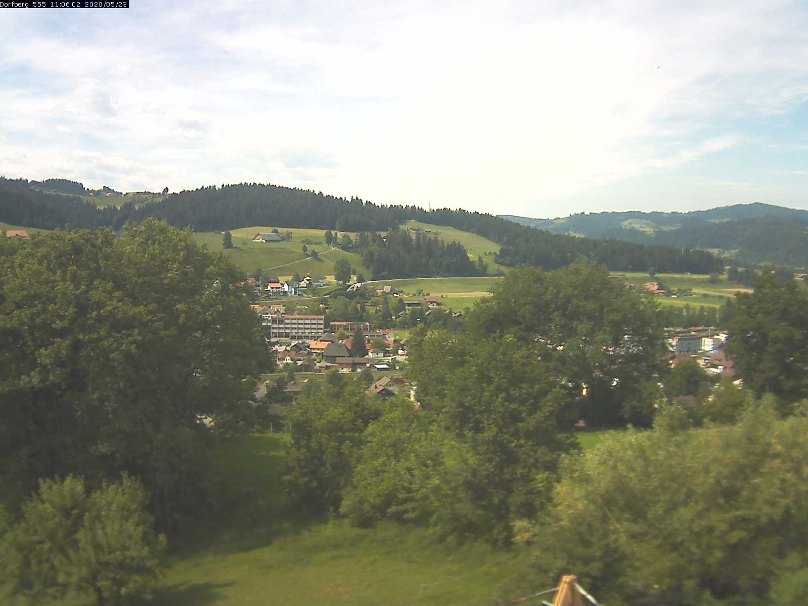 Webcam-Bild: Aussicht vom Dorfberg in Langnau 20200523-110601