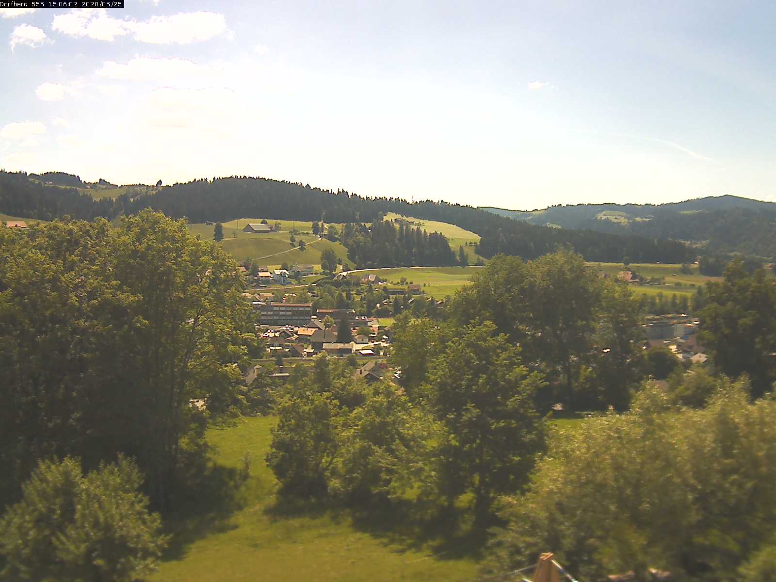 Webcam-Bild: Aussicht vom Dorfberg in Langnau 20200525-150601