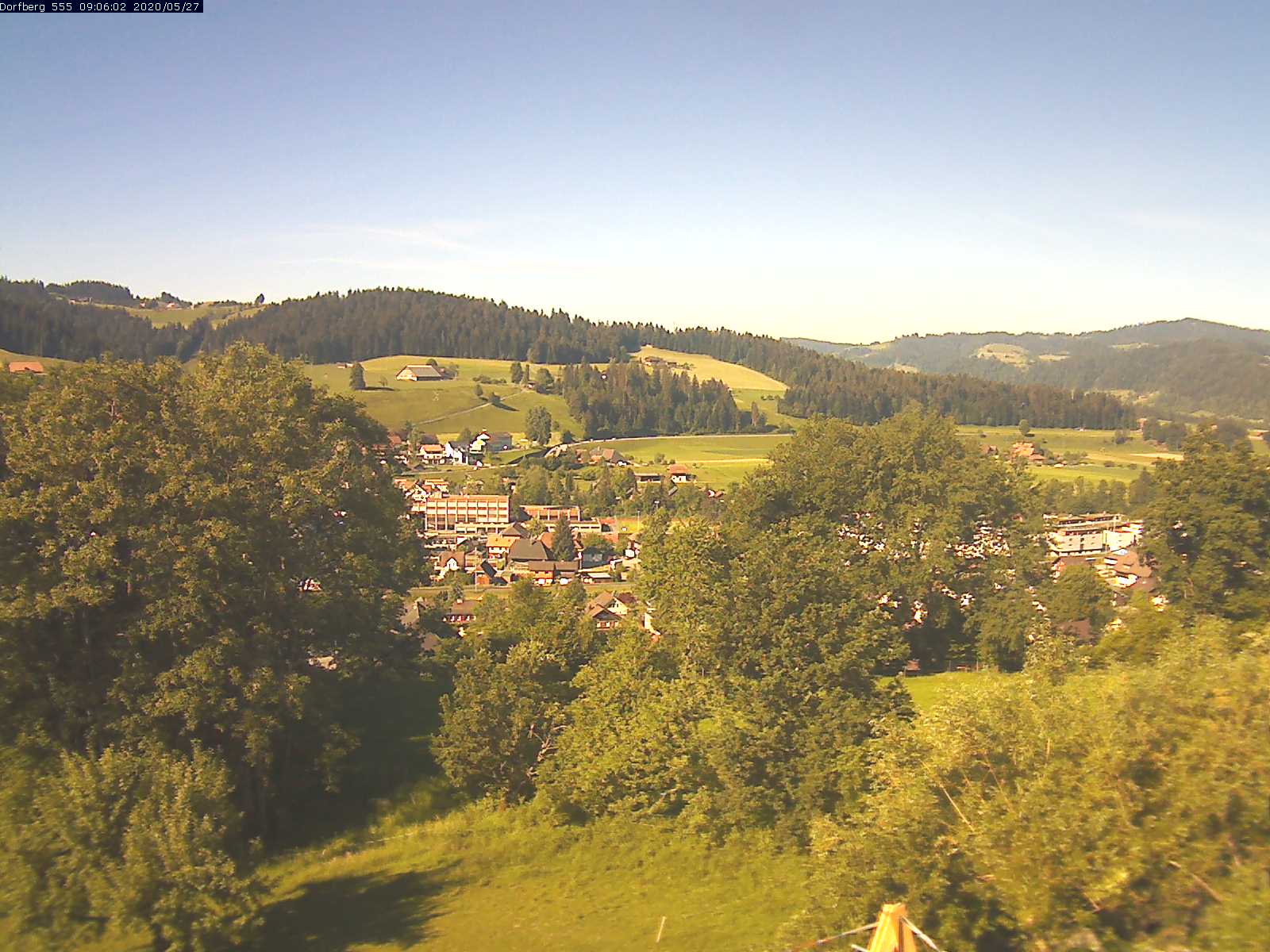 Webcam-Bild: Aussicht vom Dorfberg in Langnau 20200527-090601