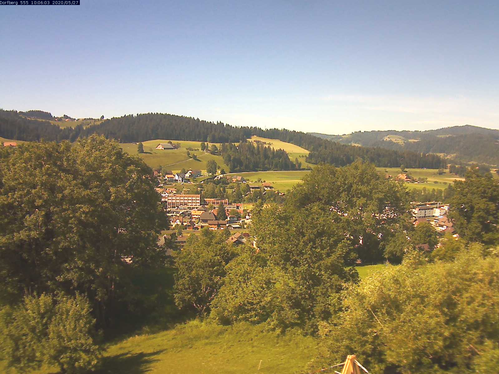 Webcam-Bild: Aussicht vom Dorfberg in Langnau 20200527-100601
