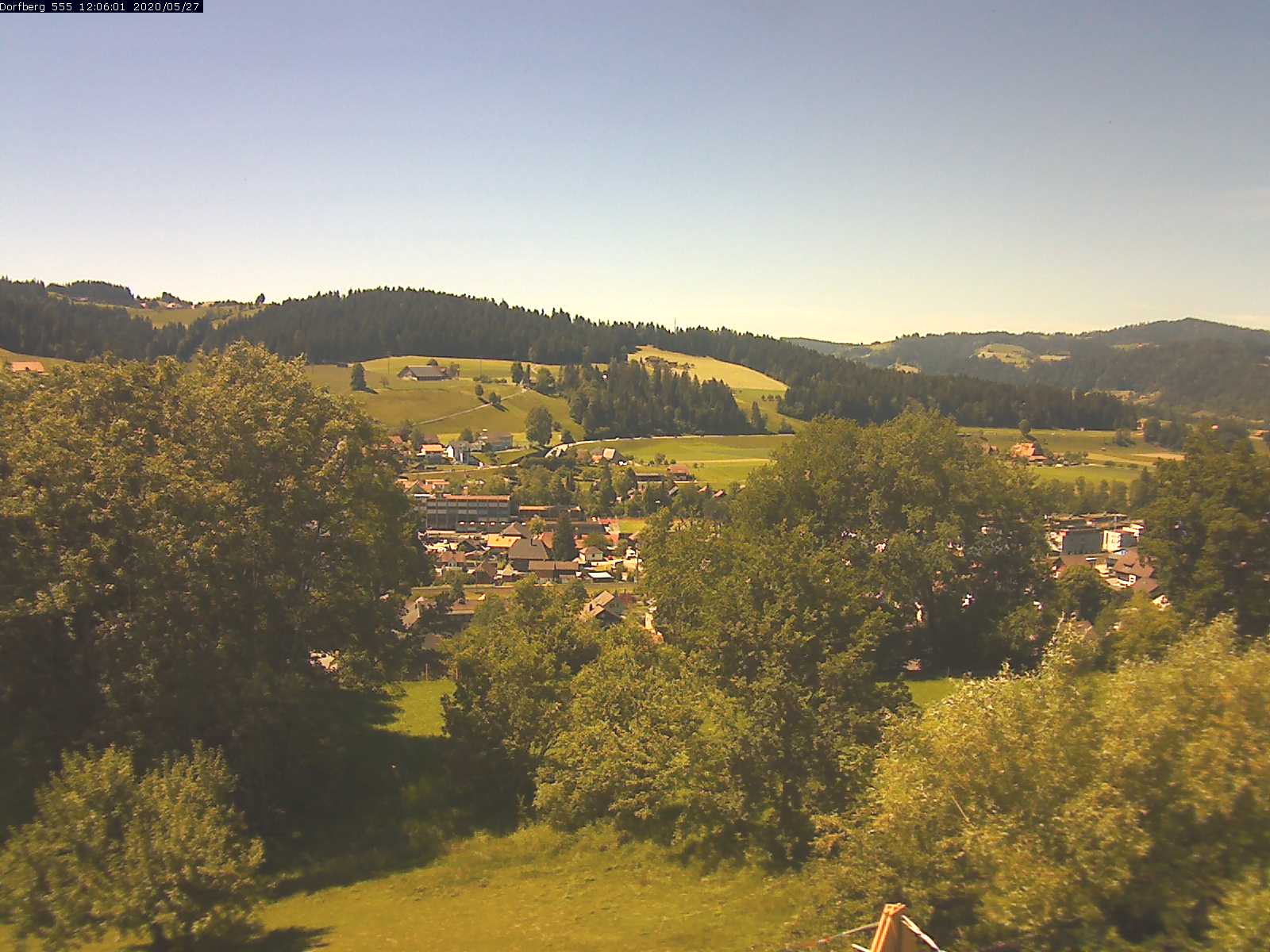 Webcam-Bild: Aussicht vom Dorfberg in Langnau 20200527-120601