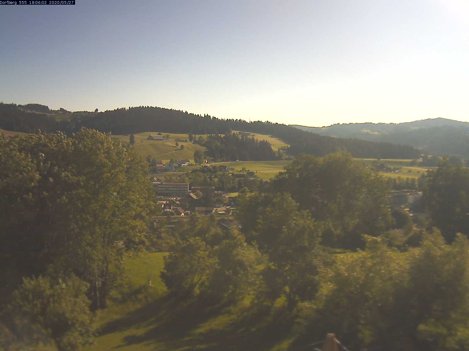 Webcam-Bild: Aussicht vom Dorfberg in Langnau 20200527-180601