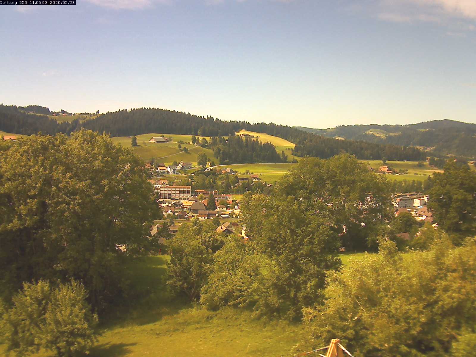Webcam-Bild: Aussicht vom Dorfberg in Langnau 20200528-110601