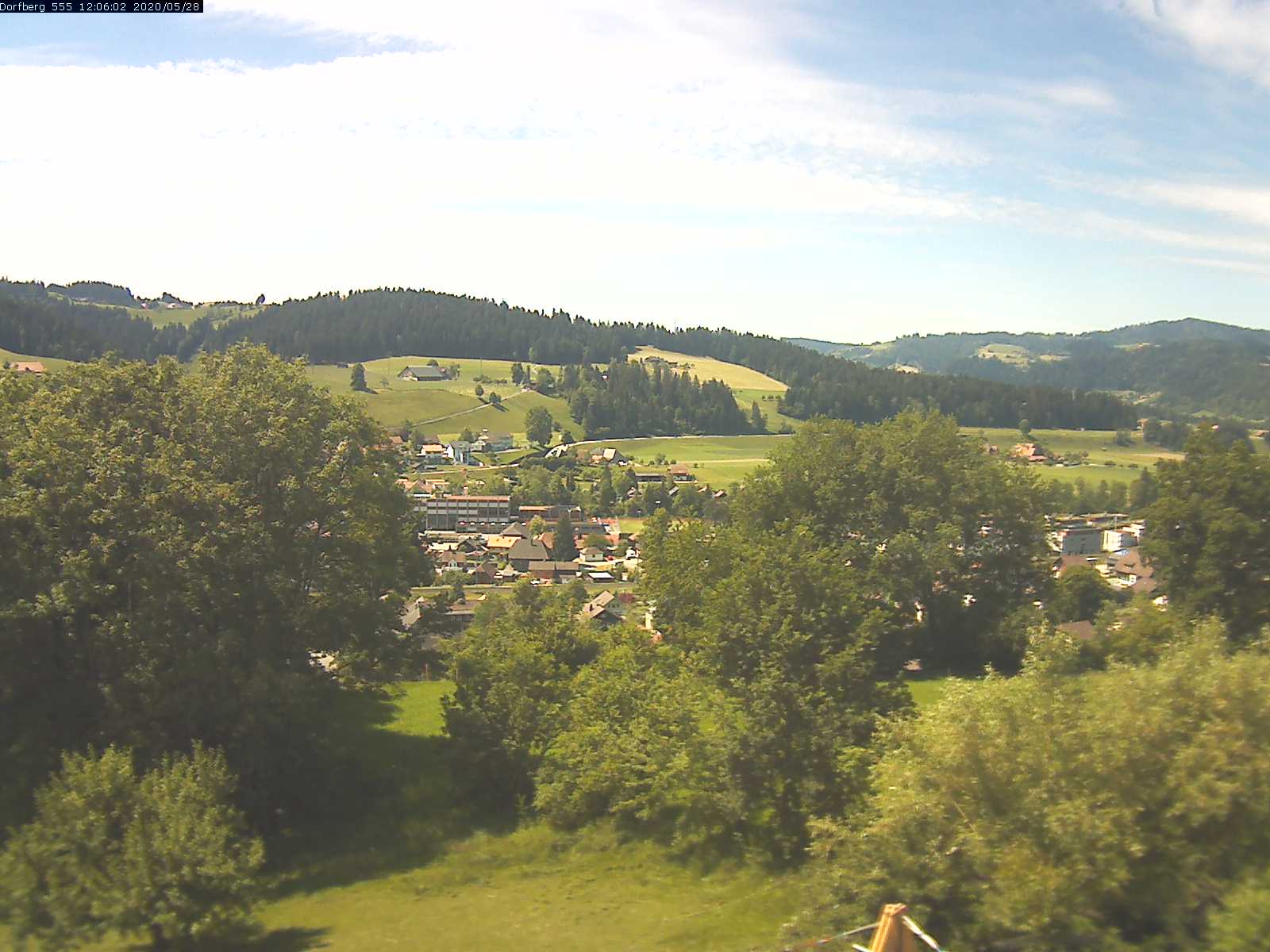 Webcam-Bild: Aussicht vom Dorfberg in Langnau 20200528-120601