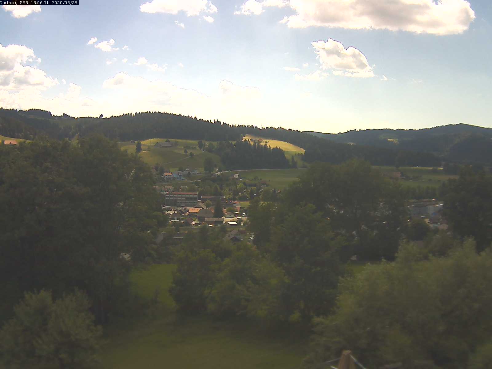 Webcam-Bild: Aussicht vom Dorfberg in Langnau 20200528-150601