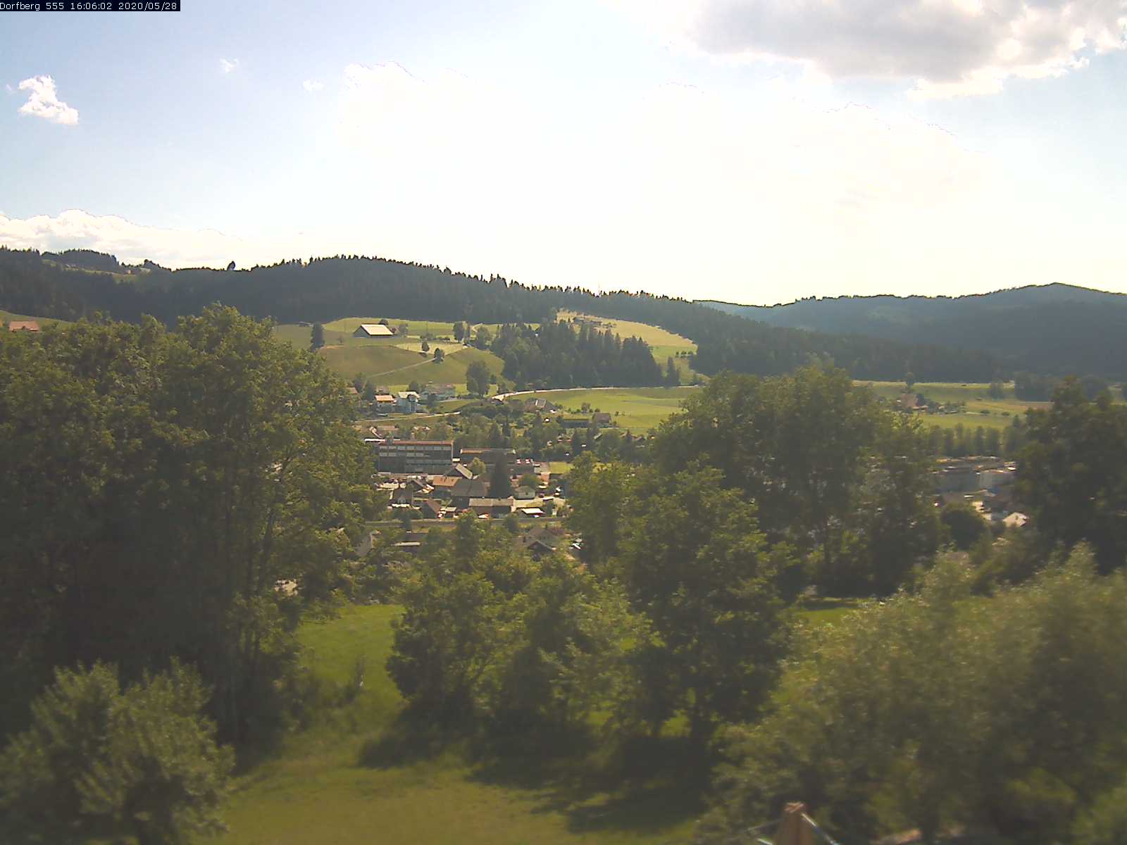 Webcam-Bild: Aussicht vom Dorfberg in Langnau 20200528-160601