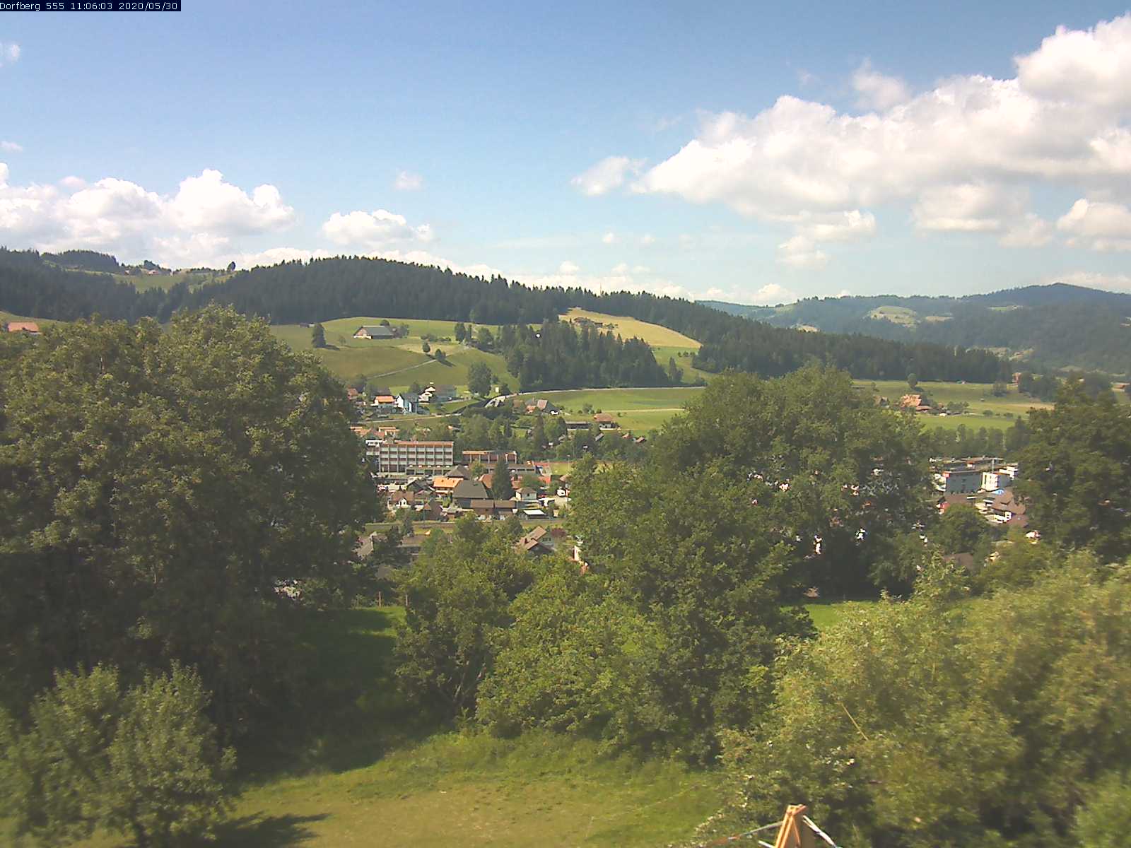Webcam-Bild: Aussicht vom Dorfberg in Langnau 20200530-110601