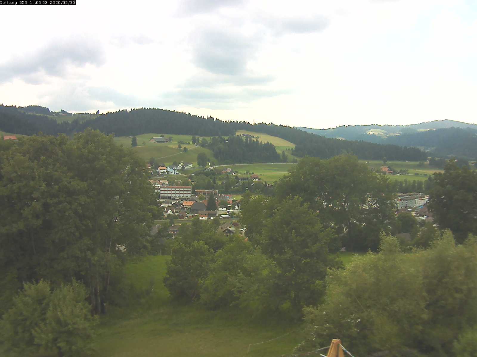 Webcam-Bild: Aussicht vom Dorfberg in Langnau 20200530-140601