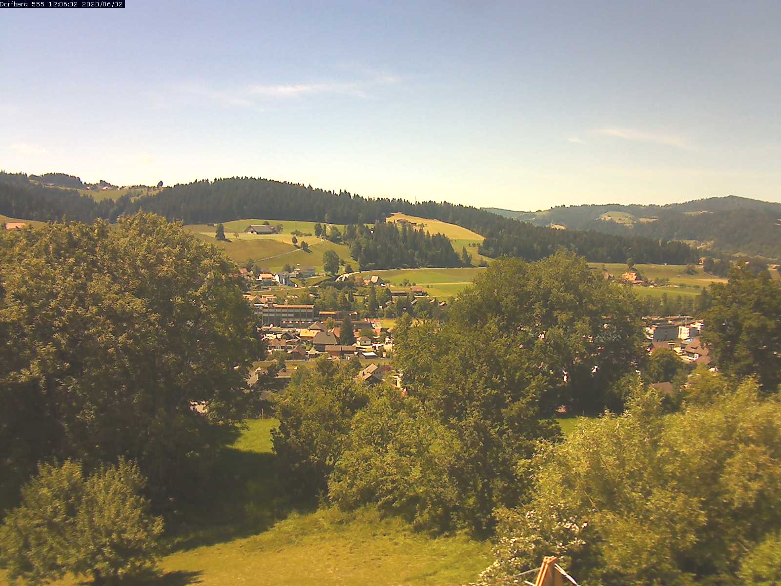 Webcam-Bild: Aussicht vom Dorfberg in Langnau 20200602-120601