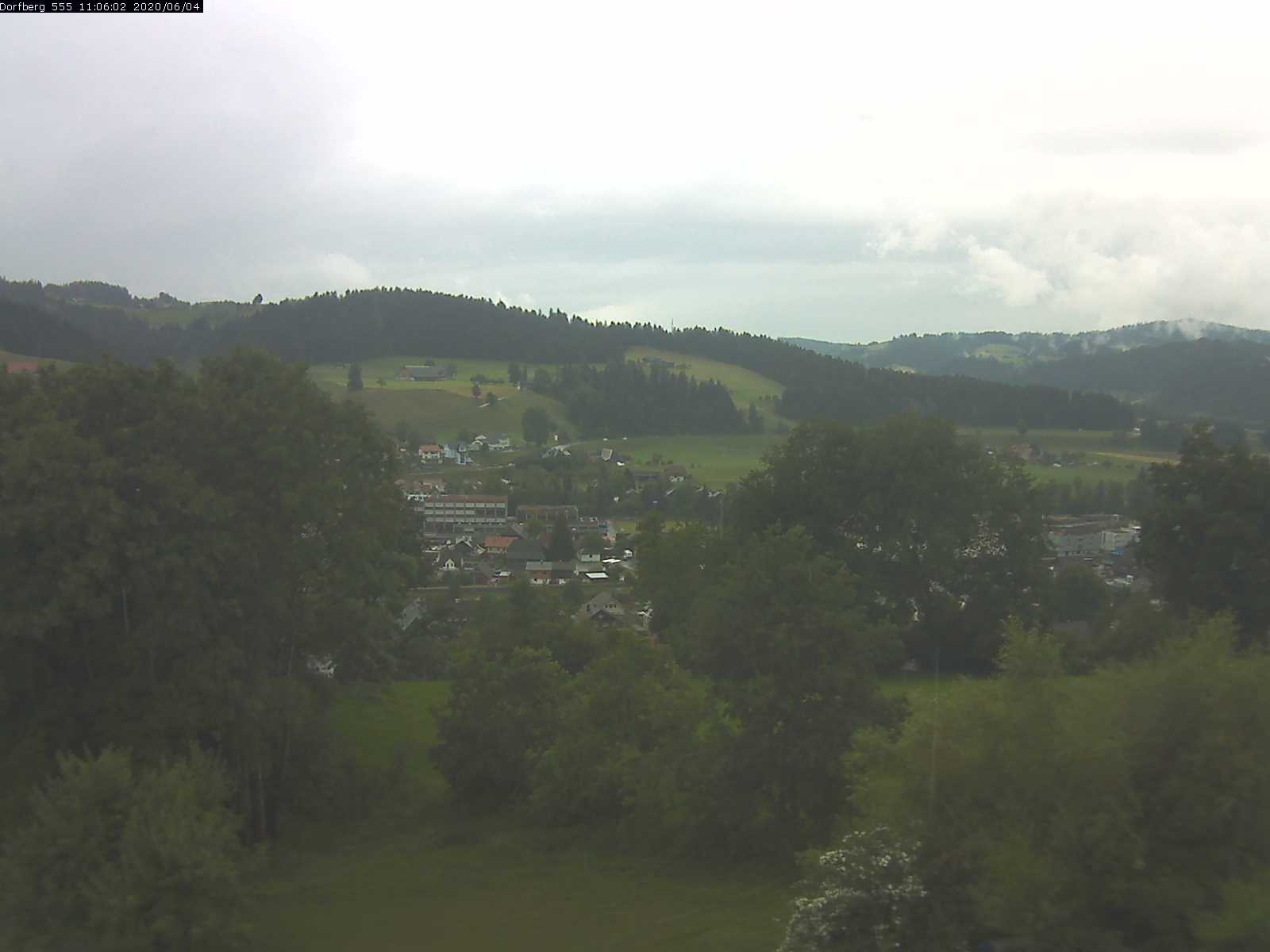 Webcam-Bild: Aussicht vom Dorfberg in Langnau 20200604-110601