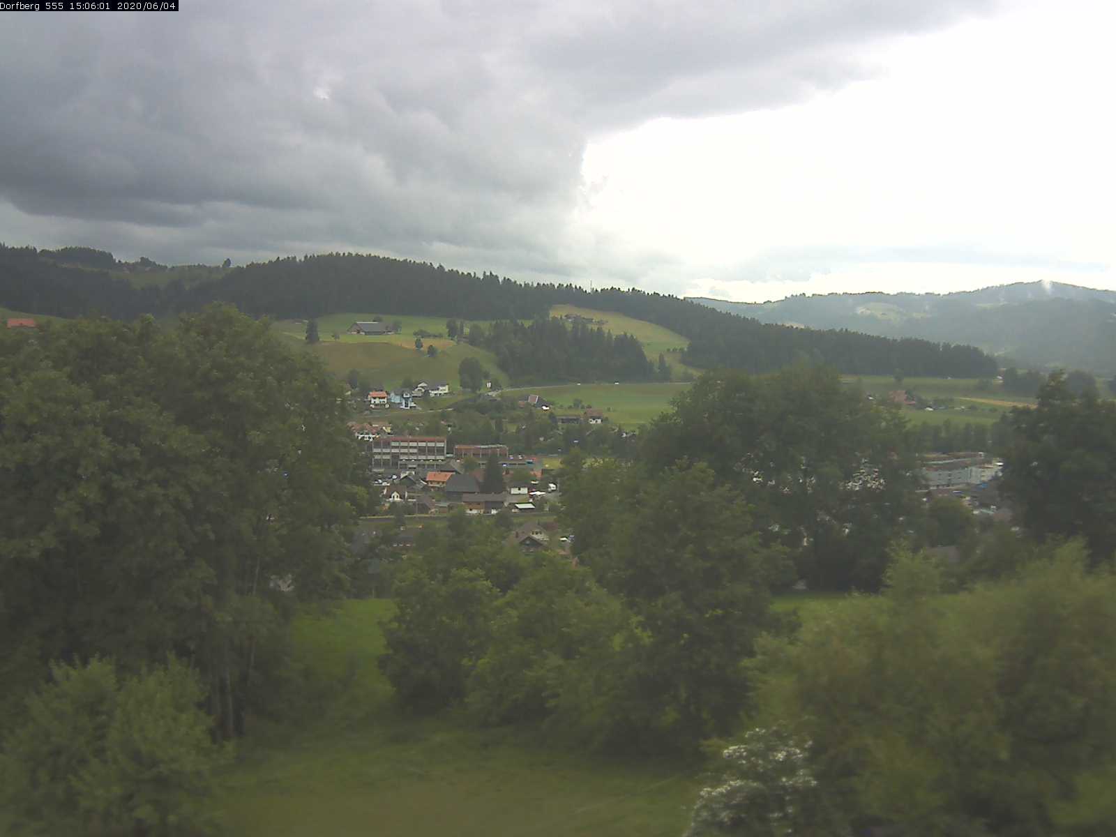 Webcam-Bild: Aussicht vom Dorfberg in Langnau 20200604-150601