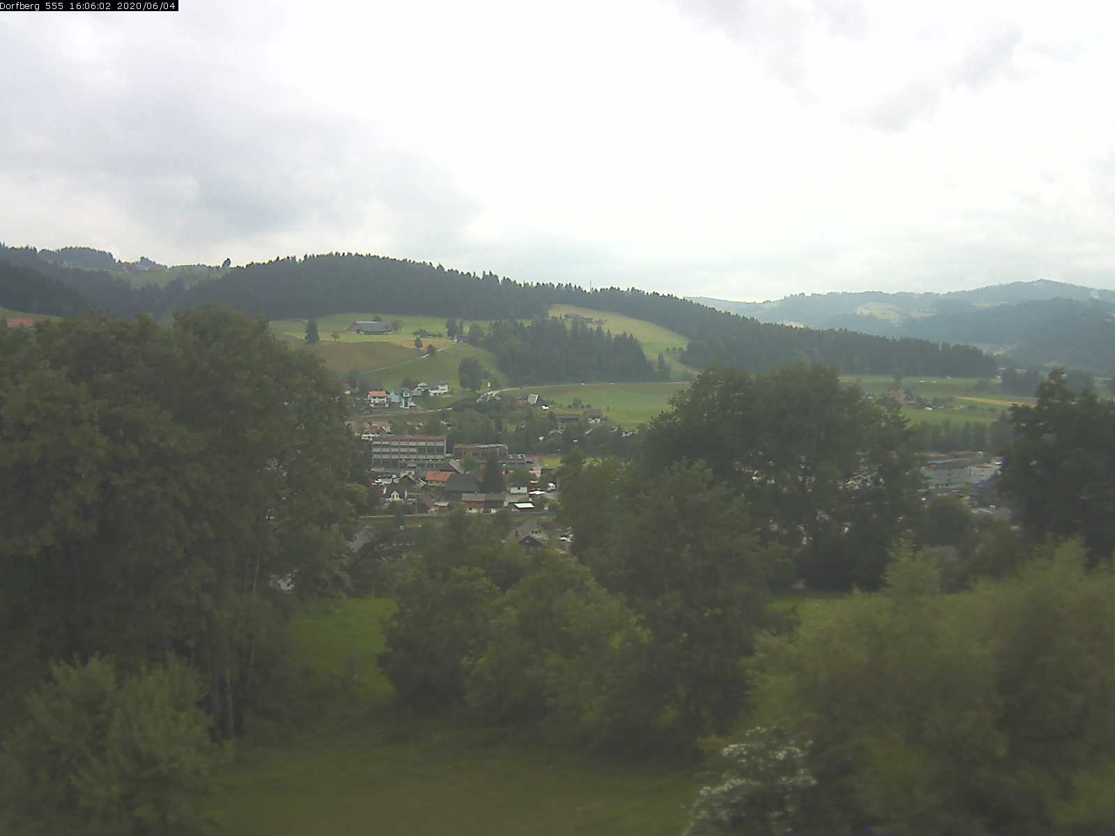 Webcam-Bild: Aussicht vom Dorfberg in Langnau 20200604-160601