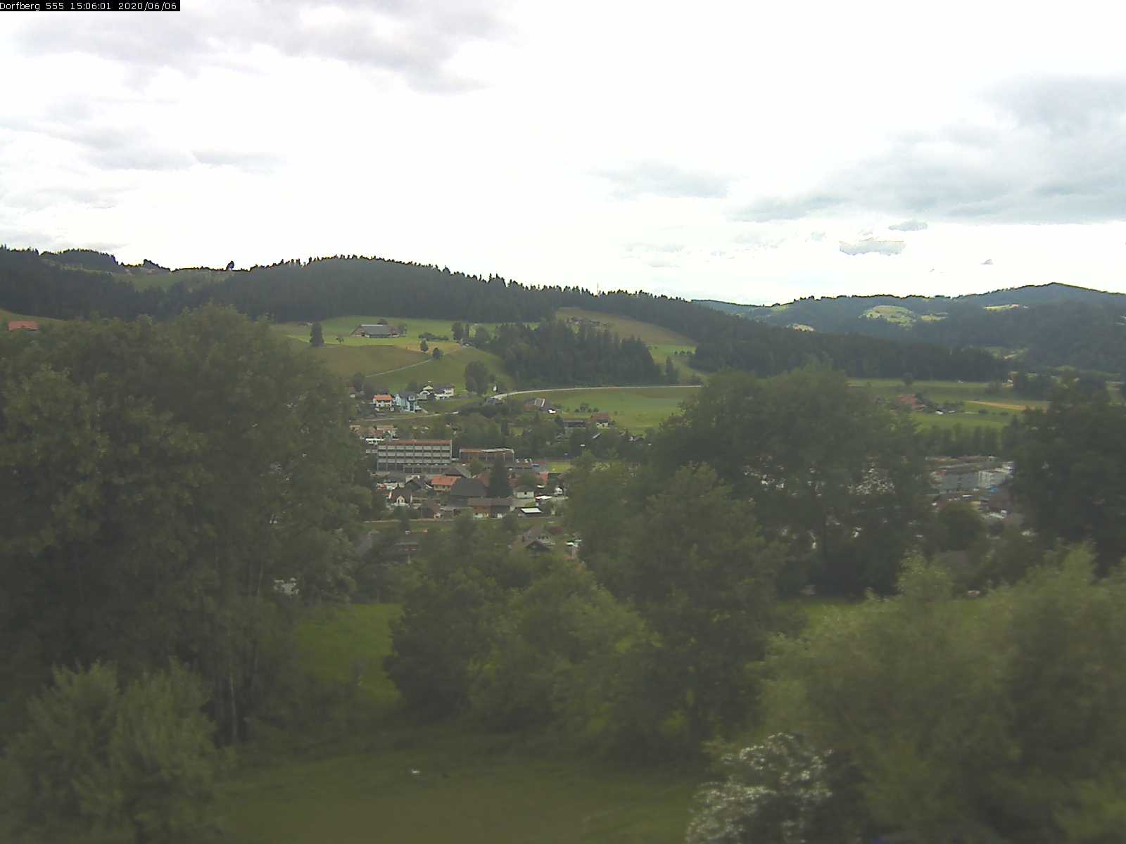Webcam-Bild: Aussicht vom Dorfberg in Langnau 20200606-150601
