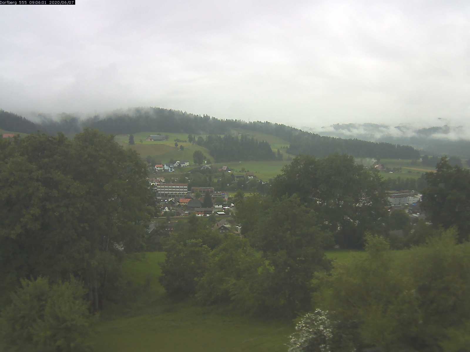Webcam-Bild: Aussicht vom Dorfberg in Langnau 20200607-090601