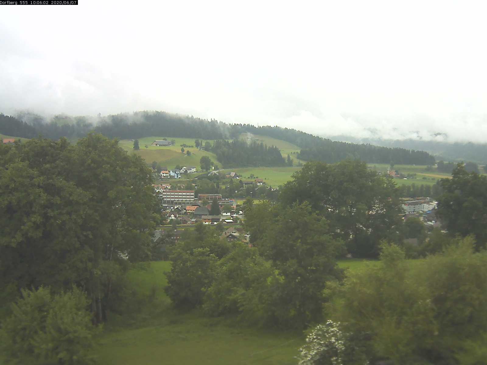 Webcam-Bild: Aussicht vom Dorfberg in Langnau 20200607-100601