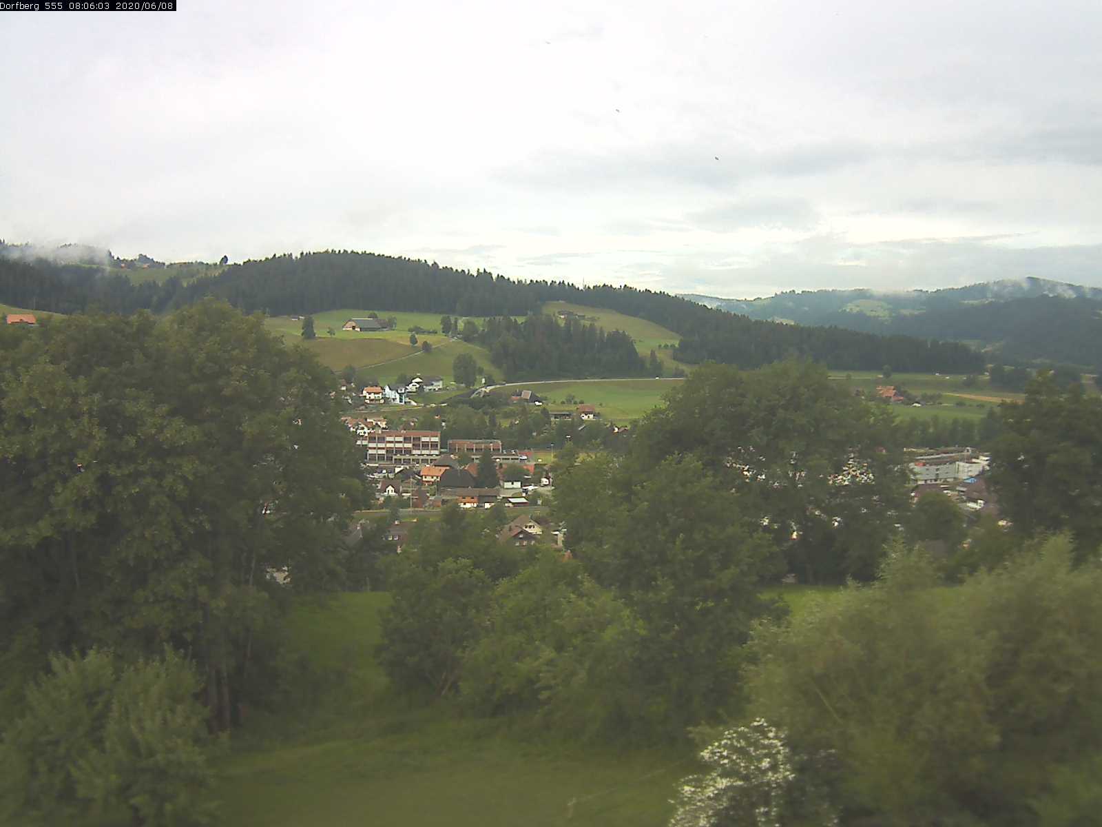 Webcam-Bild: Aussicht vom Dorfberg in Langnau 20200608-080601