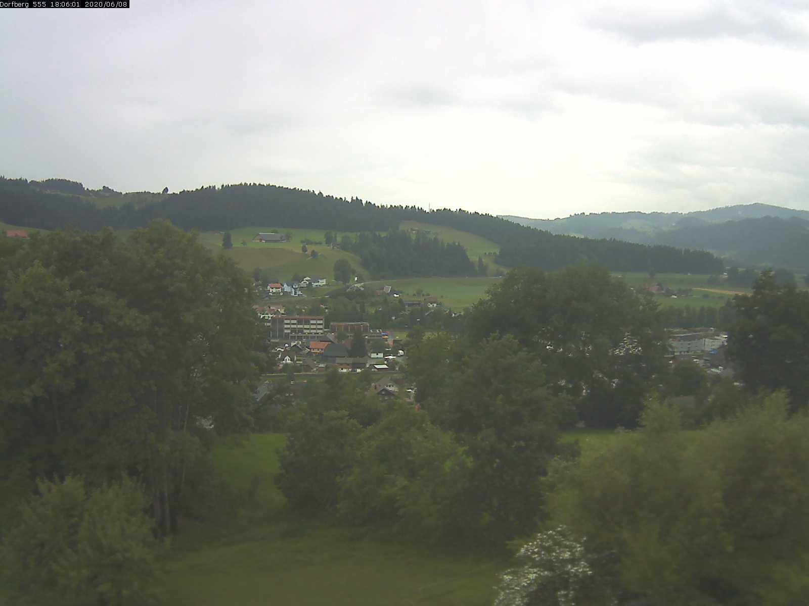 Webcam-Bild: Aussicht vom Dorfberg in Langnau 20200608-180601