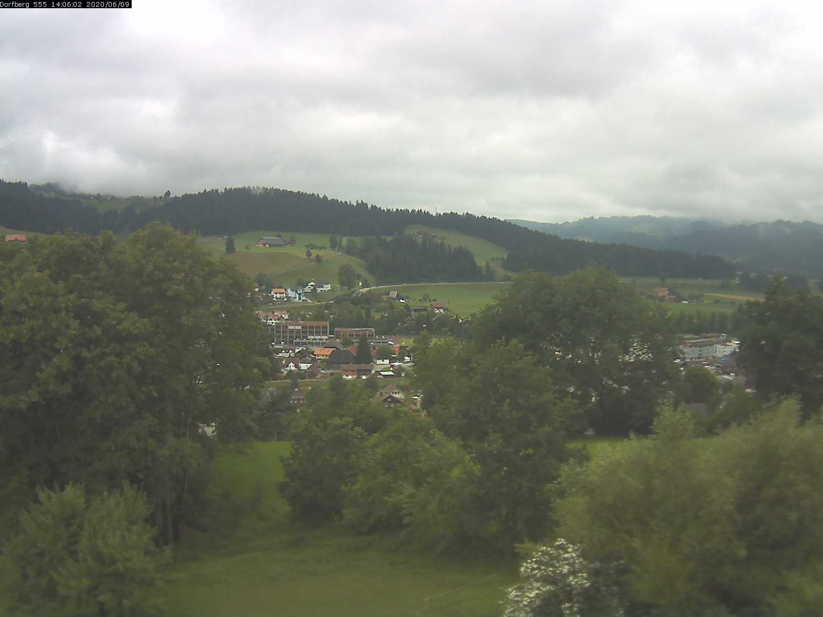 Webcam-Bild: Aussicht vom Dorfberg in Langnau 20200609-140601