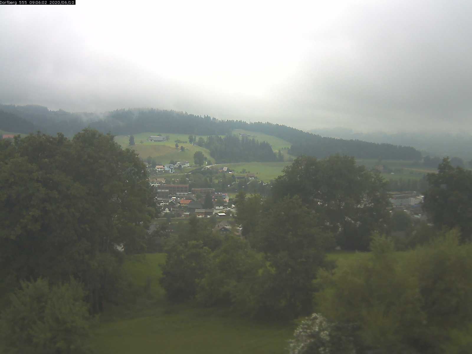 Webcam-Bild: Aussicht vom Dorfberg in Langnau 20200610-090601