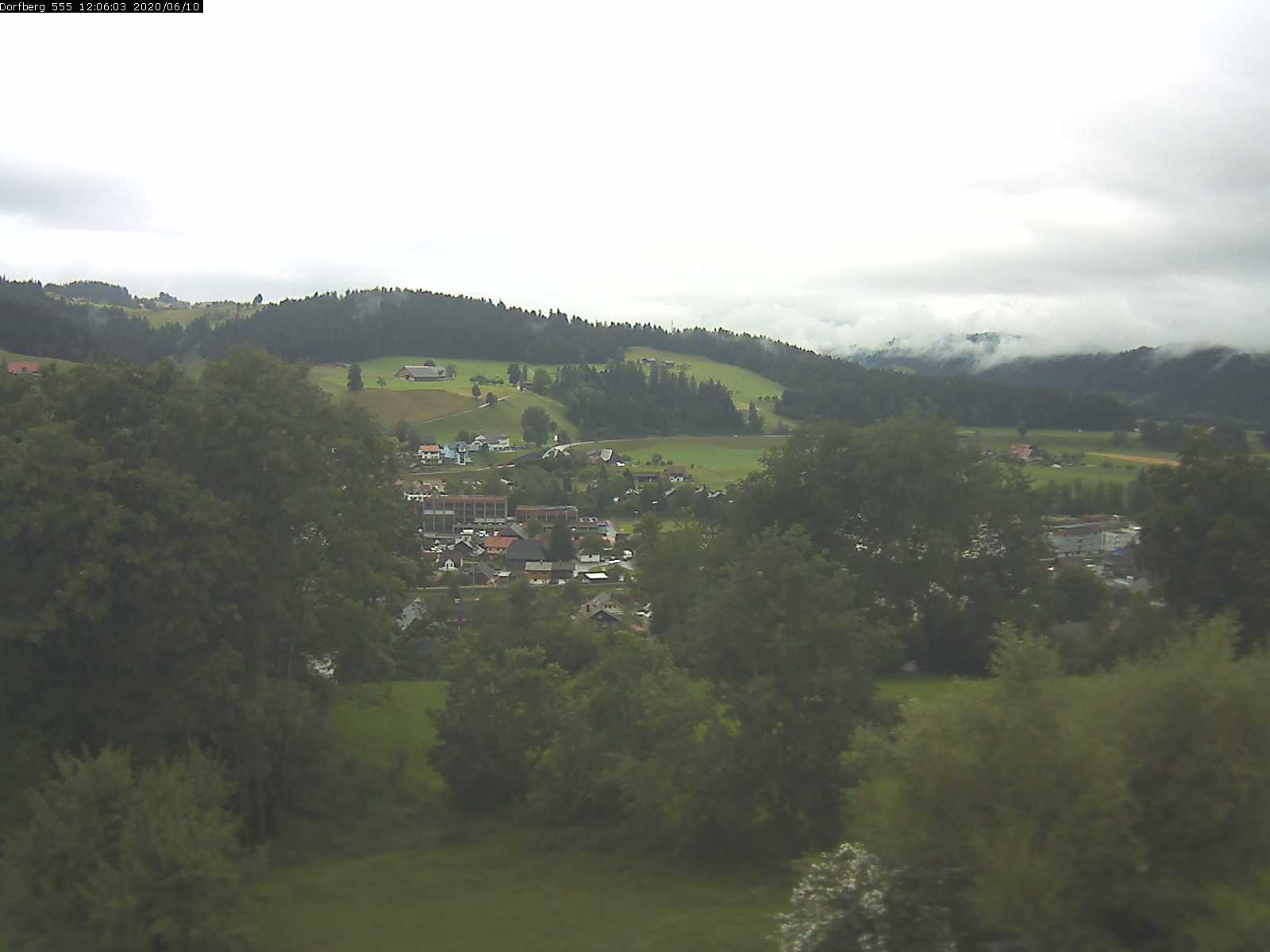 Webcam-Bild: Aussicht vom Dorfberg in Langnau 20200610-120601