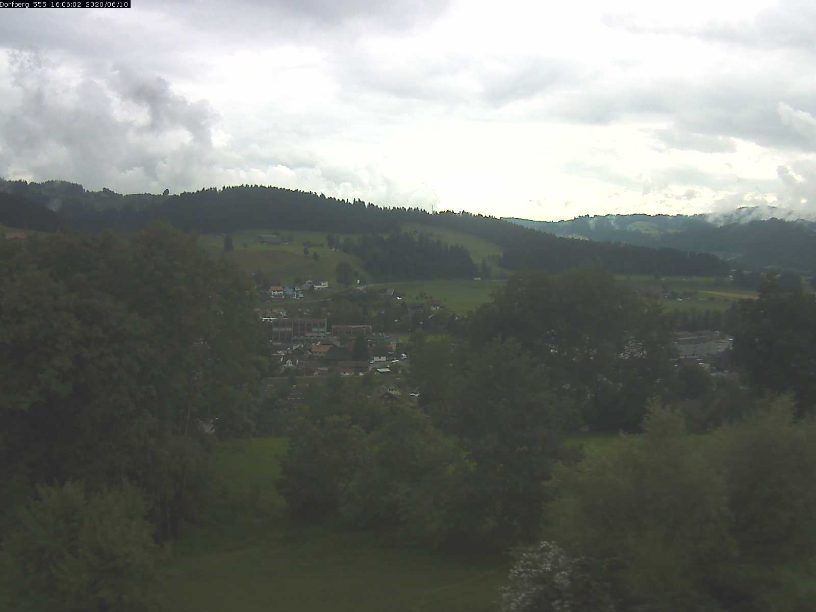 Webcam-Bild: Aussicht vom Dorfberg in Langnau 20200610-160601