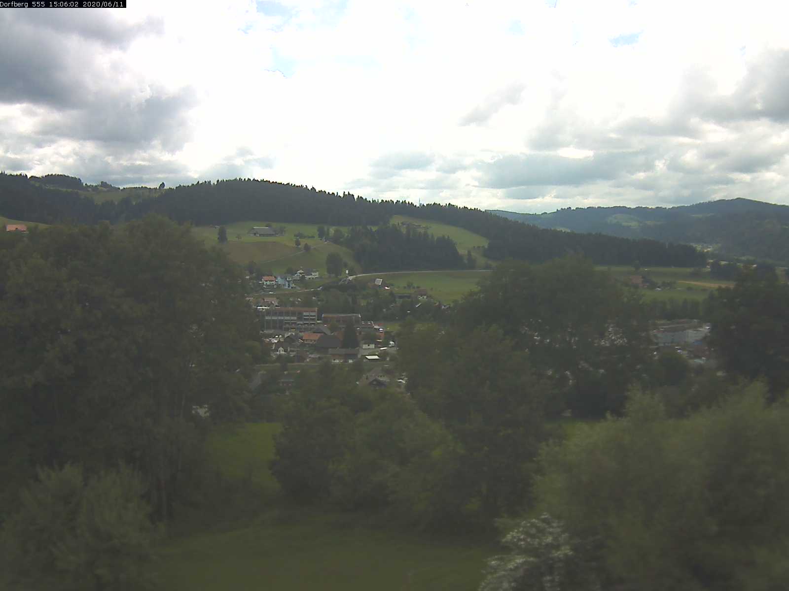 Webcam-Bild: Aussicht vom Dorfberg in Langnau 20200611-150601