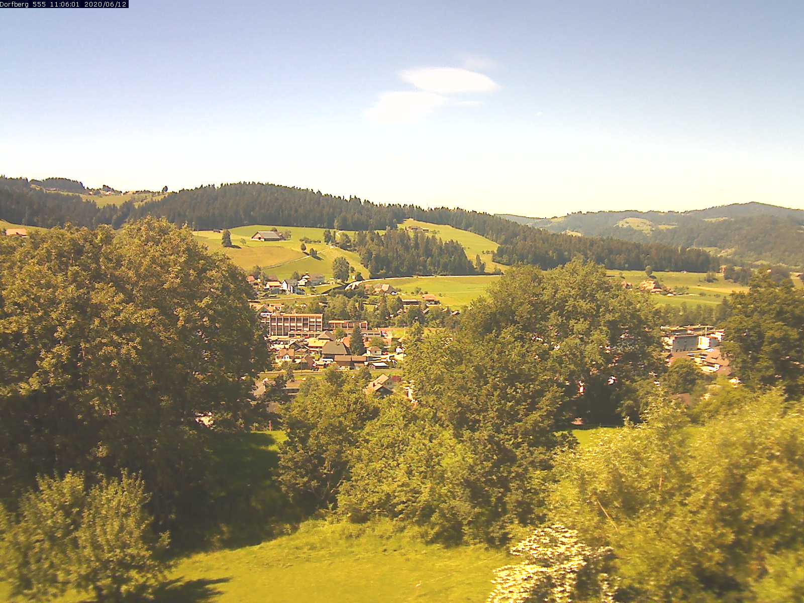 Webcam-Bild: Aussicht vom Dorfberg in Langnau 20200612-110601