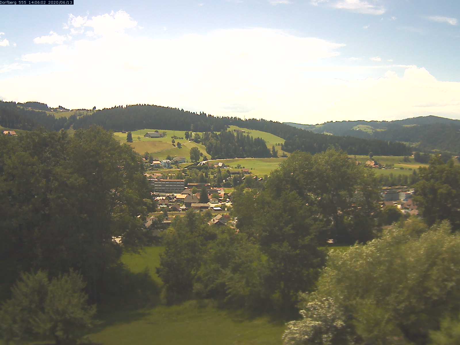 Webcam-Bild: Aussicht vom Dorfberg in Langnau 20200613-140601