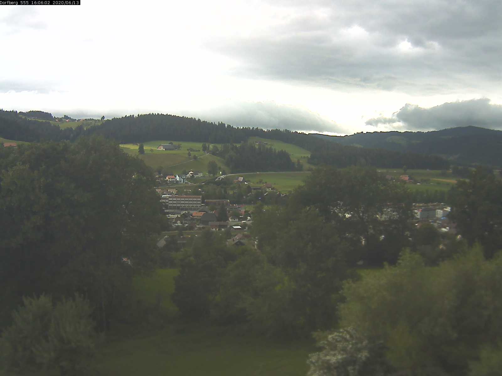 Webcam-Bild: Aussicht vom Dorfberg in Langnau 20200613-160601